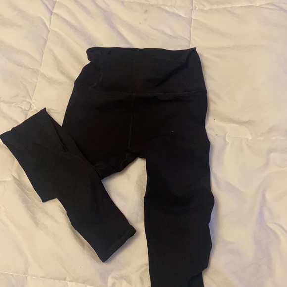 Black lululemon tights - Picture 2 of 3